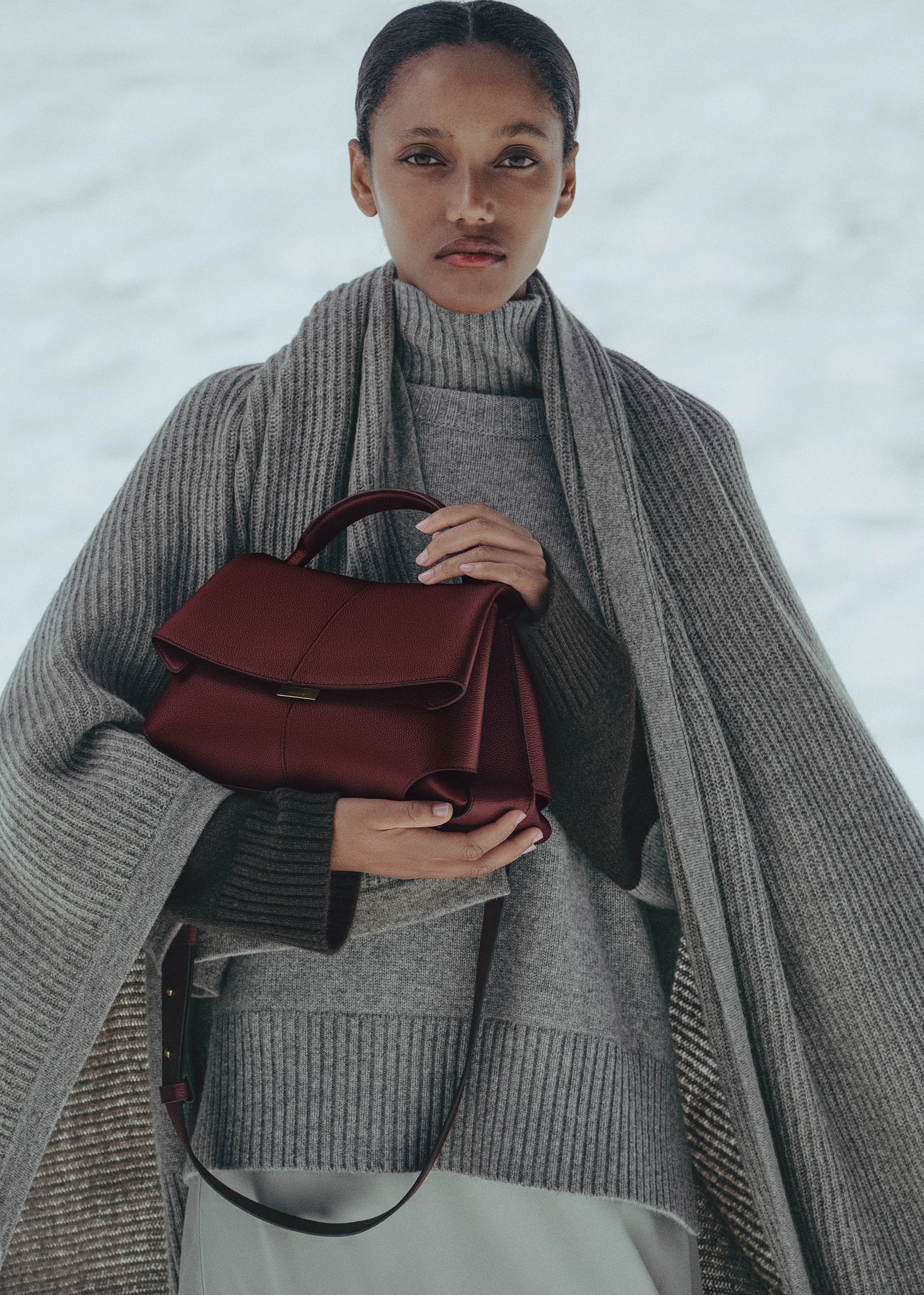 모키(Mokki) - 블랙 체리 텍스처드