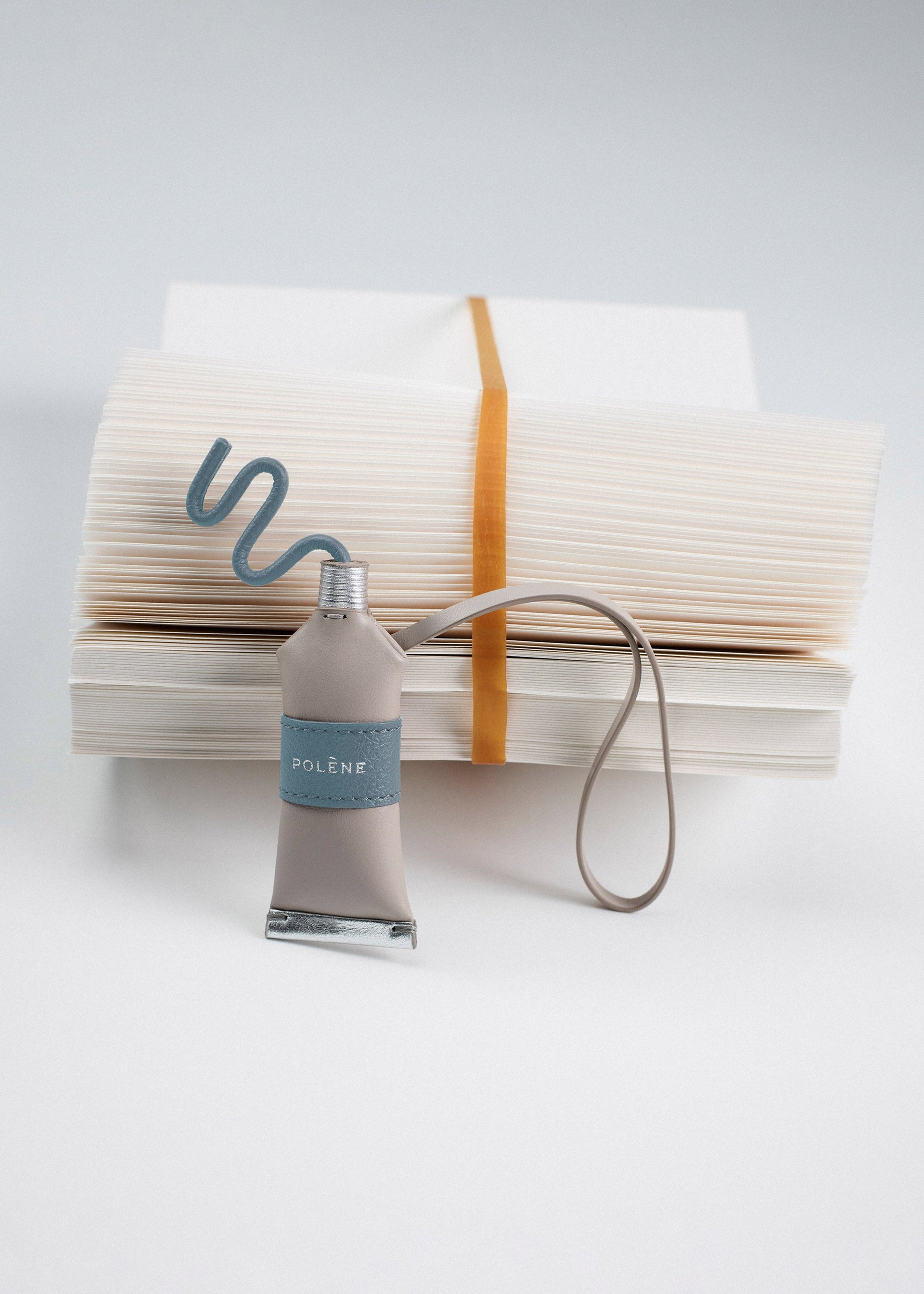 Le Peintre (화가) 참 - 애쉬 블루