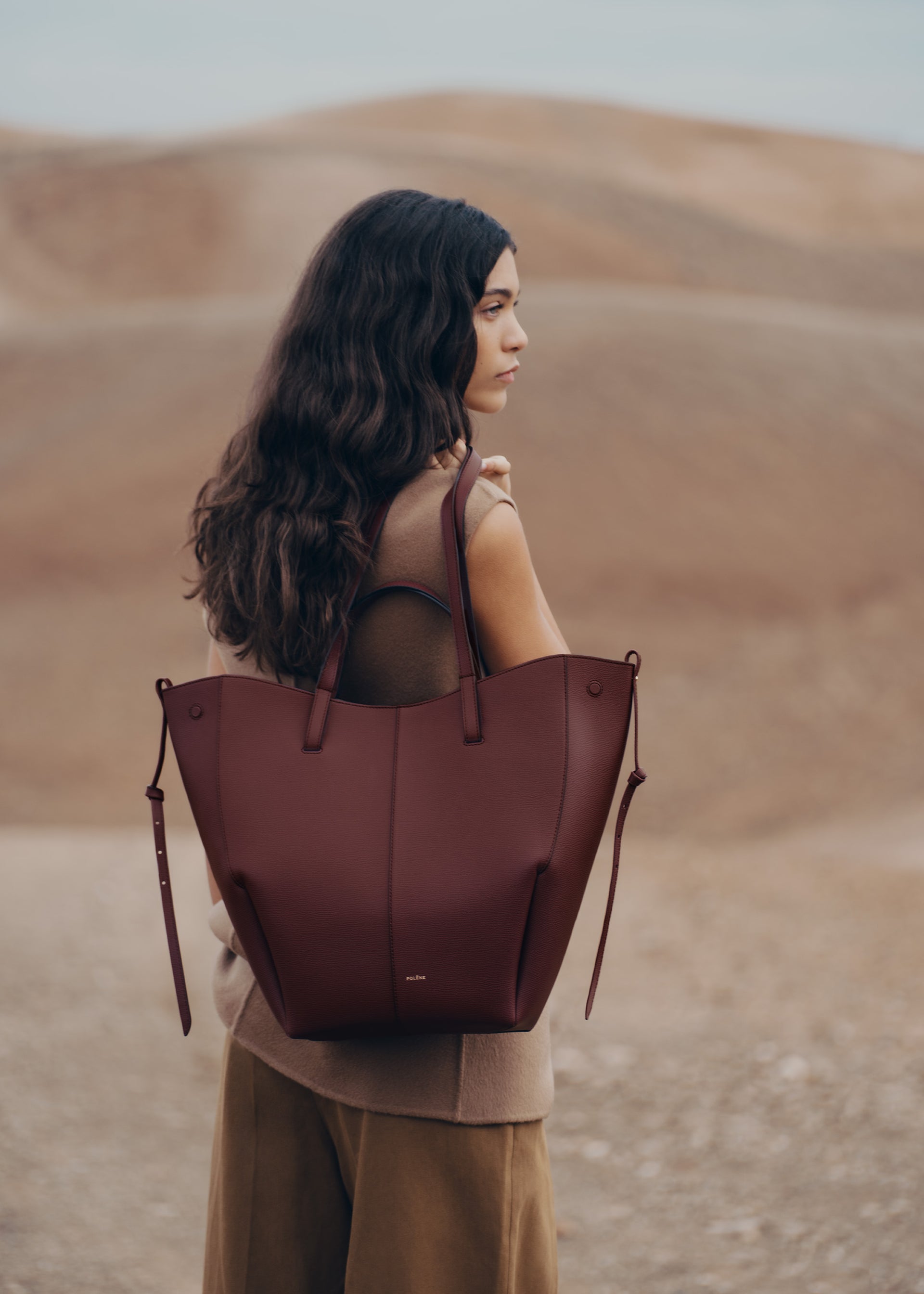 Cyme Tote(심 토트) - 블랙 체리 텍스처드