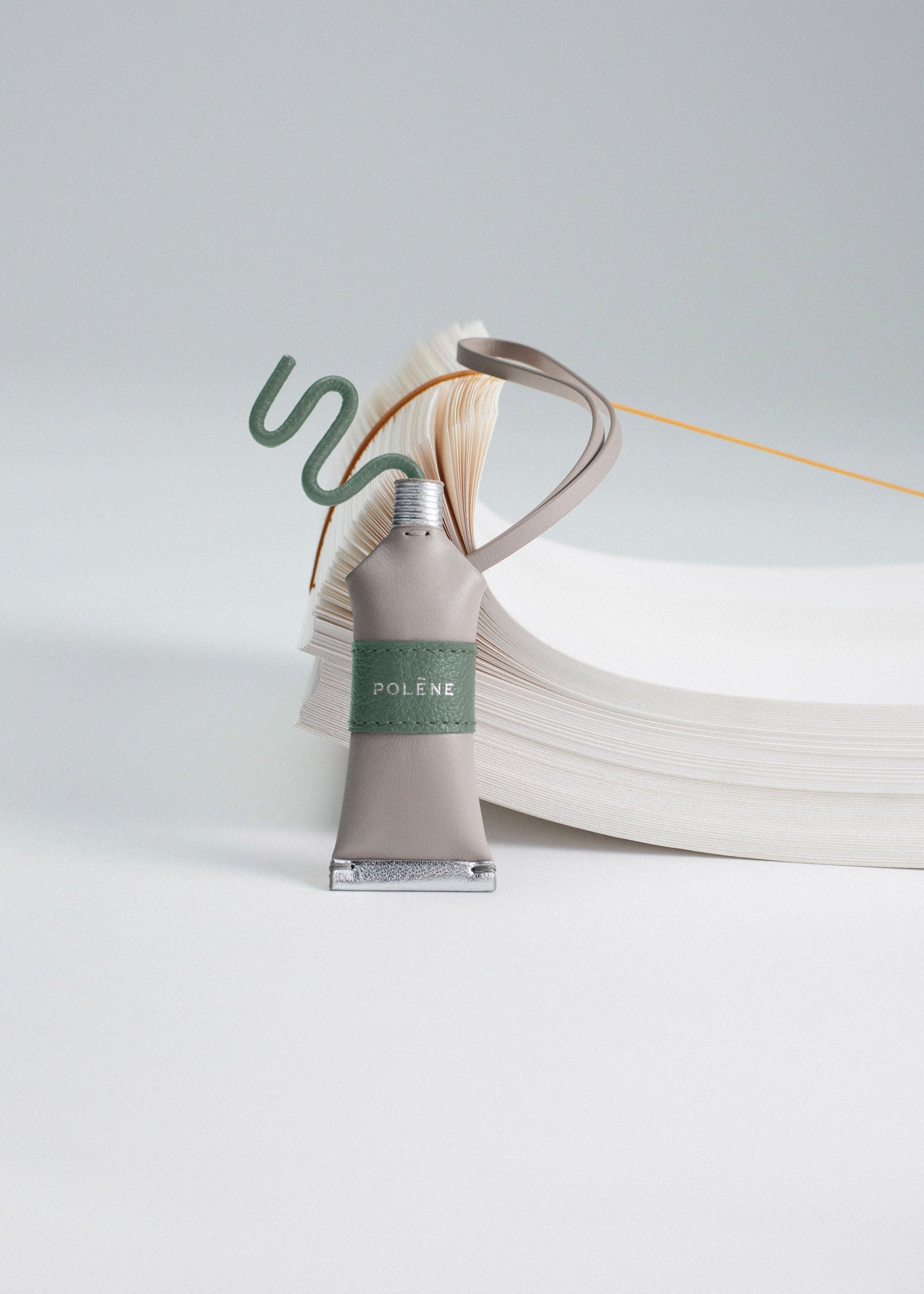 Le Peintre (화가) 참 - 세이지 그린