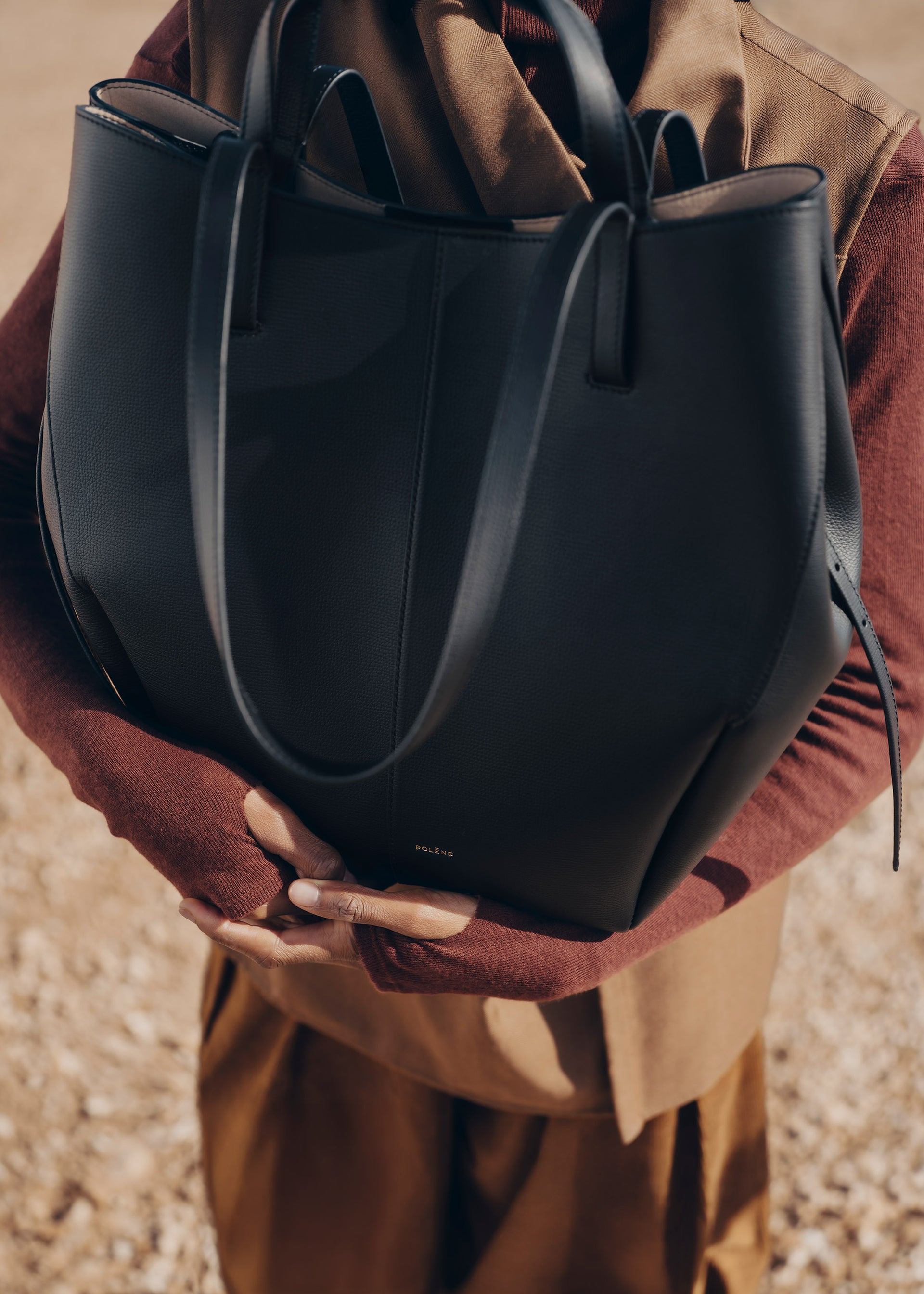 Cyme Tote(심 토트) - 블랙 텍스처드