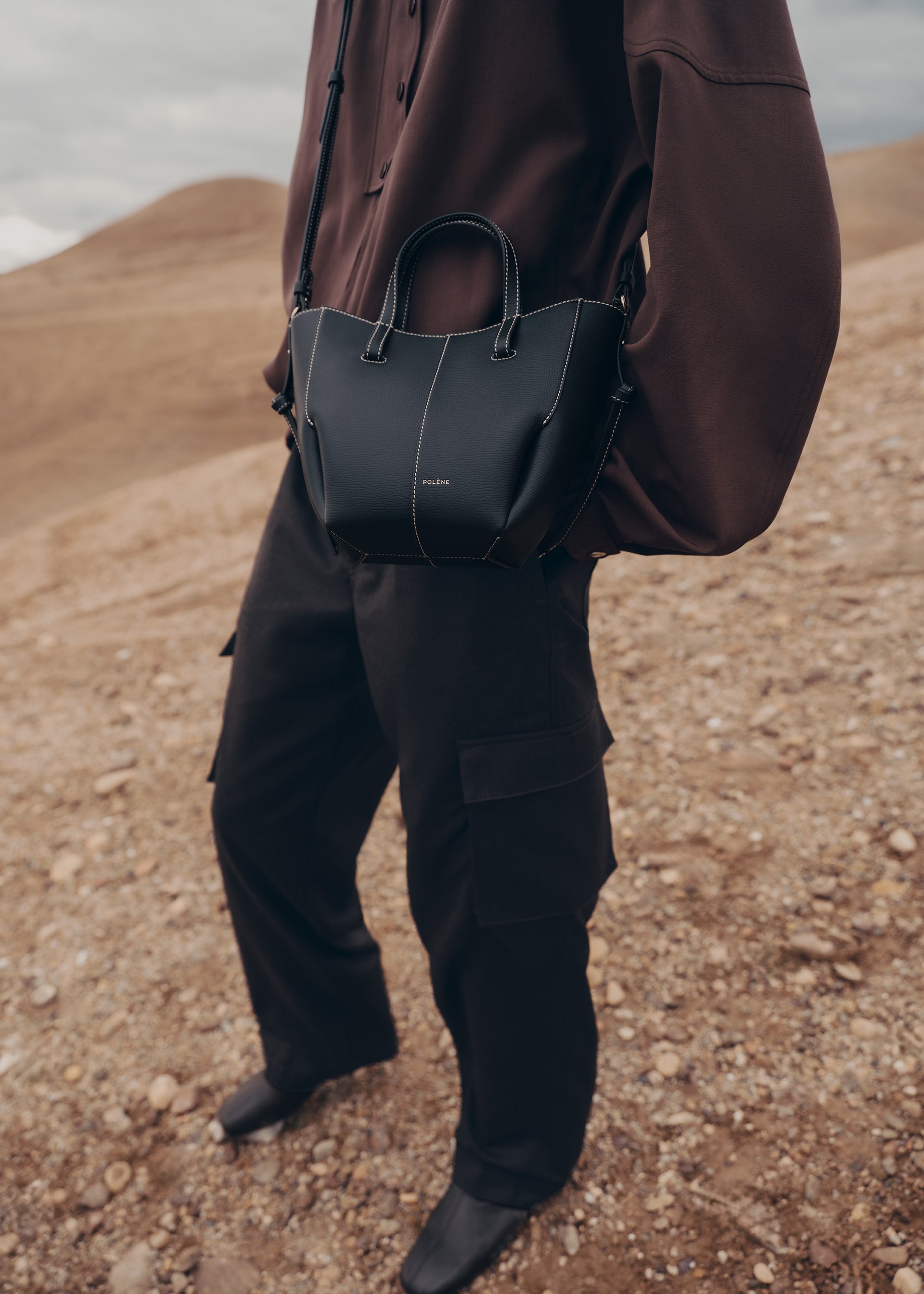 Cyme Tote Nano(심 토트 나노) - 아이보리 스티치 블랙 텍스처드