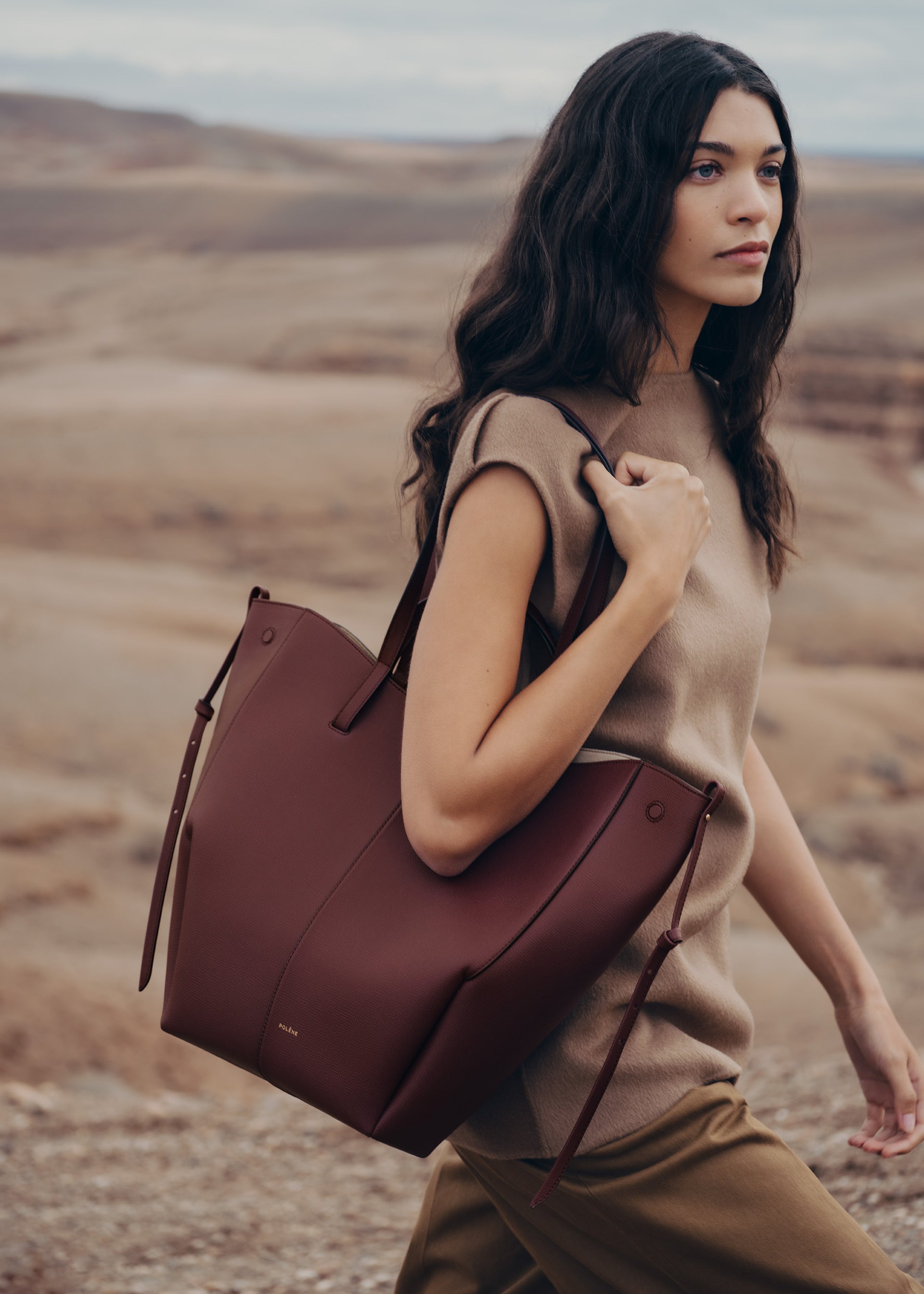 Cyme Tote(심 토트) - 블랙 체리 텍스처드