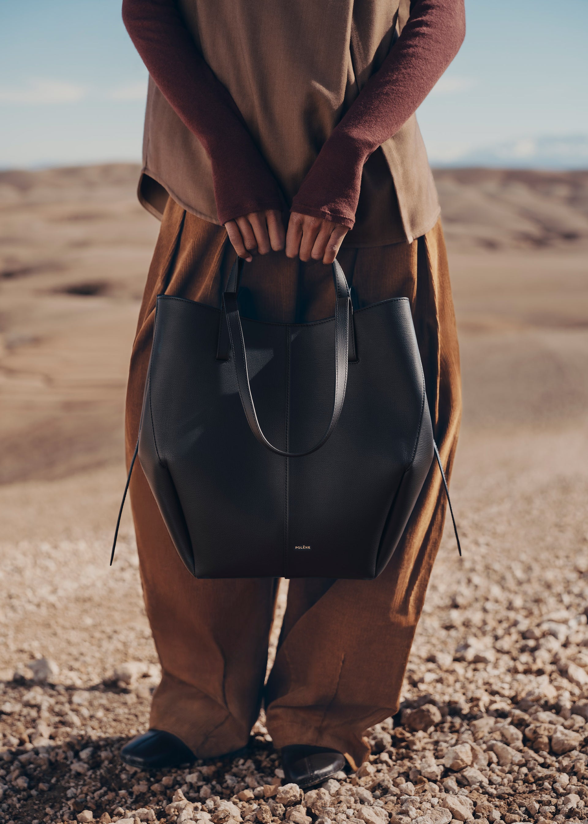 Cyme Tote(심 토트) - 블랙 텍스처드