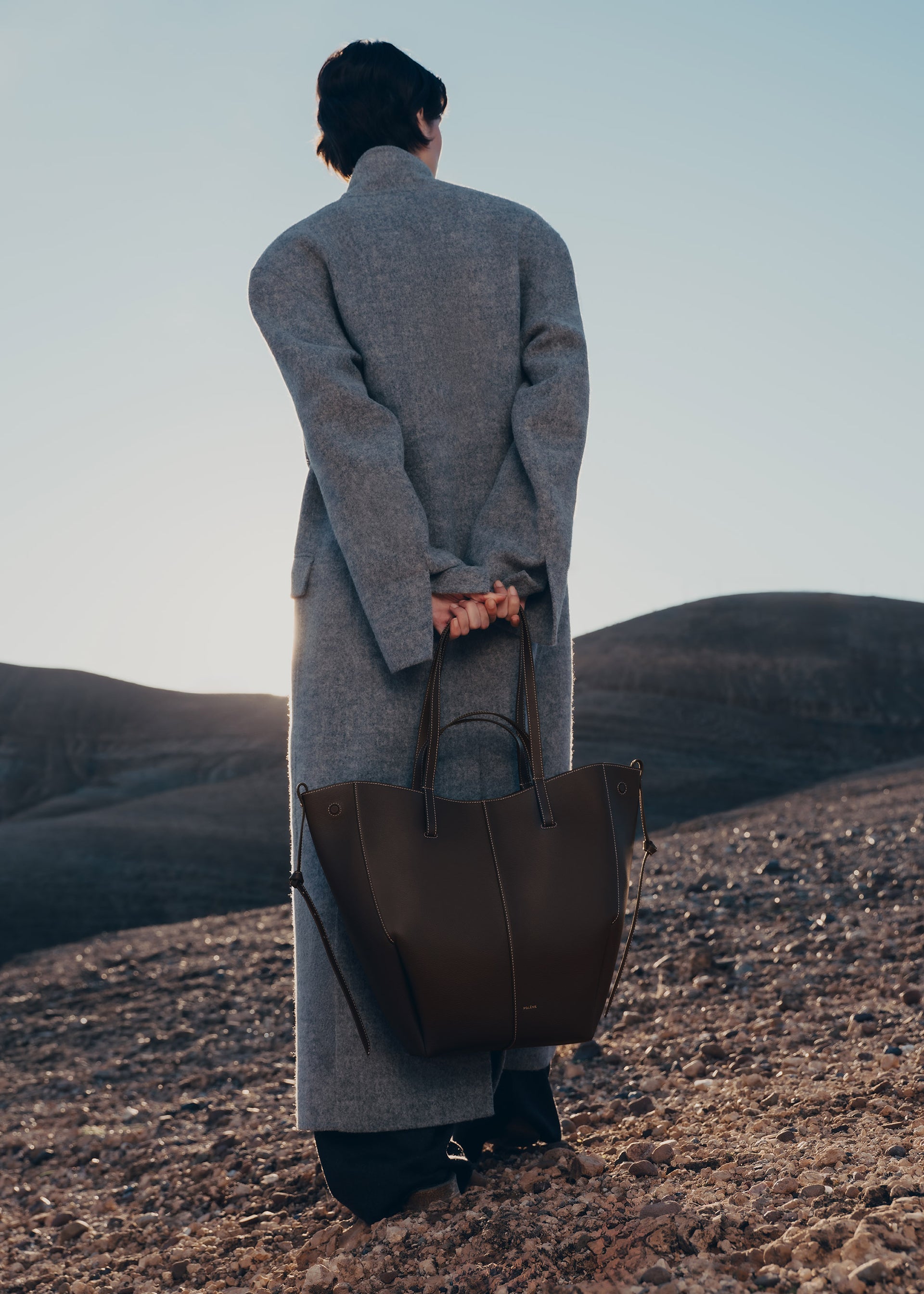 Cyme Tote(심 토트) - 에보니 텍스처드