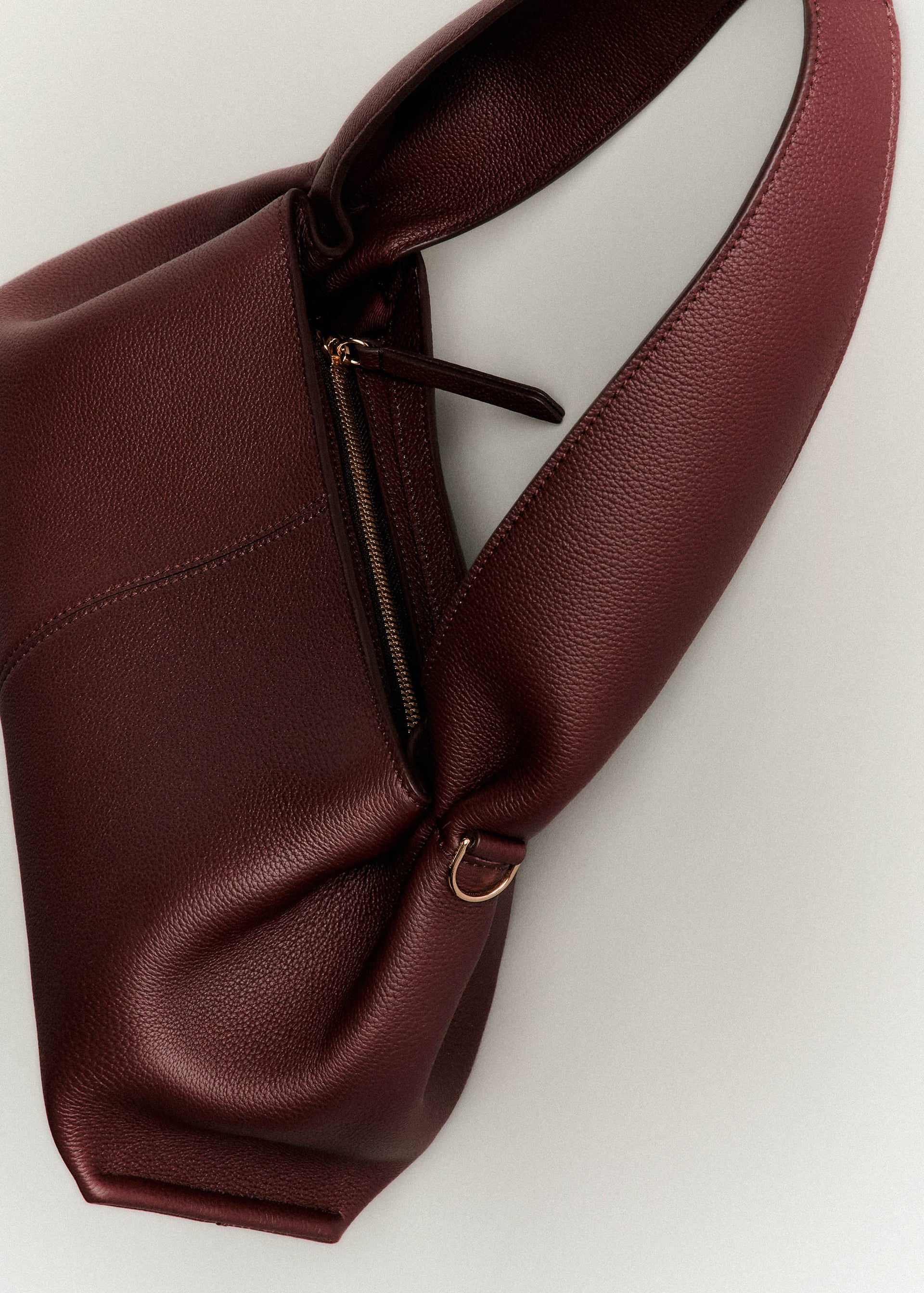 Numéro Neuf East West (넘버 나인 이스트-웨스트) - 블랙 체리 텍스처드