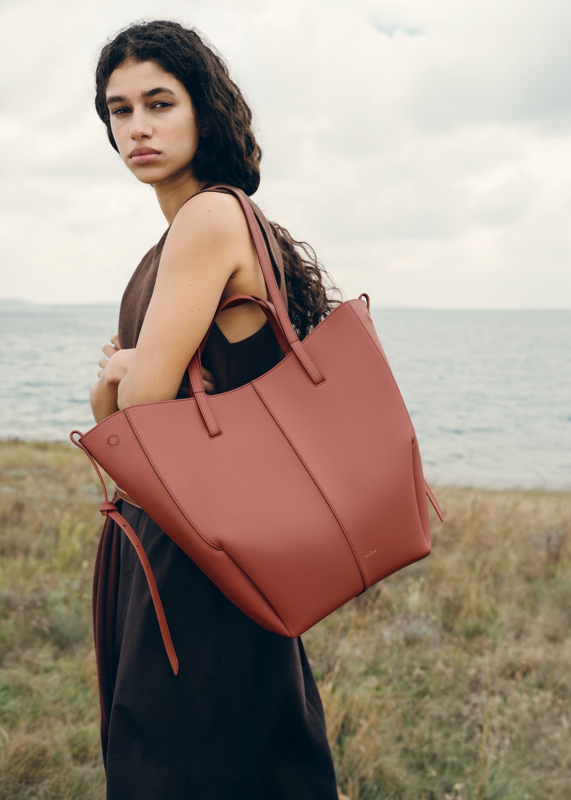 Cyme Tote(심 토트) - 테라코타 텍스처드